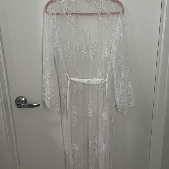 In Bloom by Jonquil BRIDAL ROBE - Picture 4 of 5